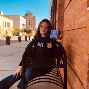 Meet your Posher, Savannah